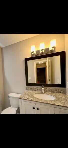 Building Photo - 171 Clark St