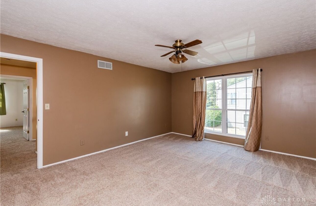 Building Photo - 2344 Fieldstone Cir
