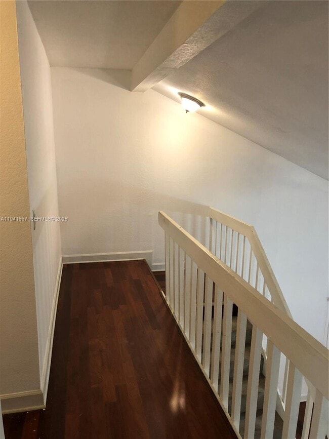 Building Photo - 685 Grenadine Ct