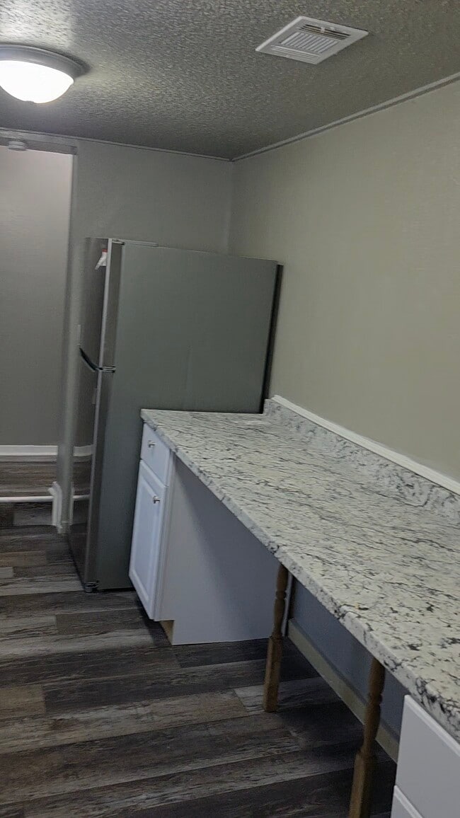 Building Photo - 505 Dorsey Ave