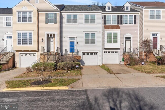 Building Photo - 7820 Somerset Ct