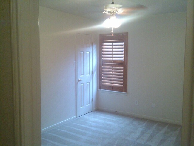 Building Photo - 3506 Dustin Ct