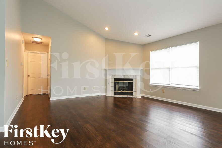 Building Photo - 3809 Bonn Blvd