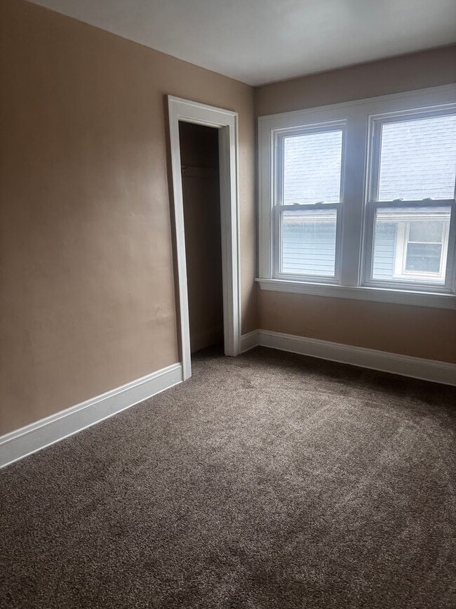 Building Photo - 3421 E 143rd St