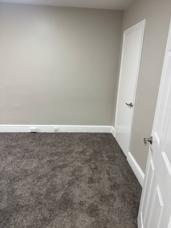 Building Photo - 905 N Spruce St