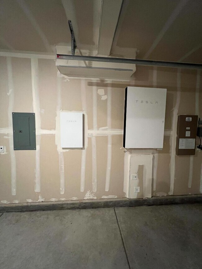 Building Photo - 1400 Algodon Rd