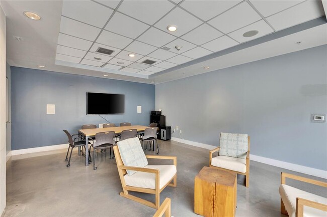 Building Photo - 210 Lee Barton Dr