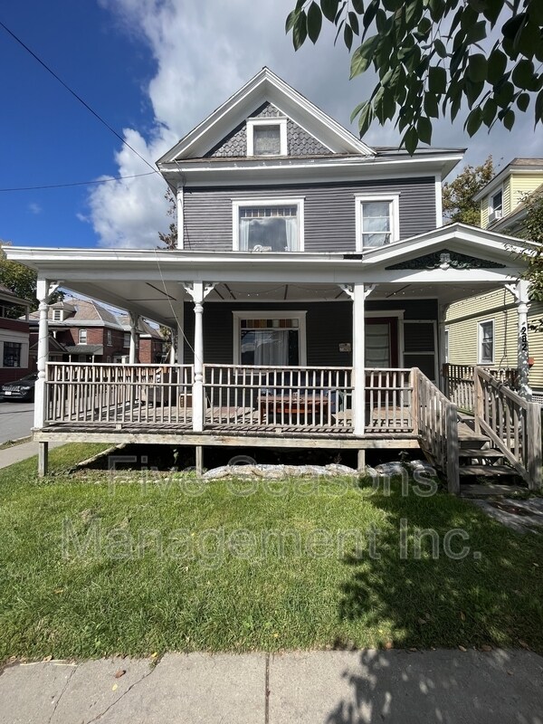 Primary Photo - 282 Pearl St