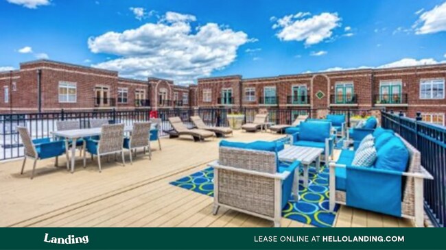 Building Photo - 316 King St