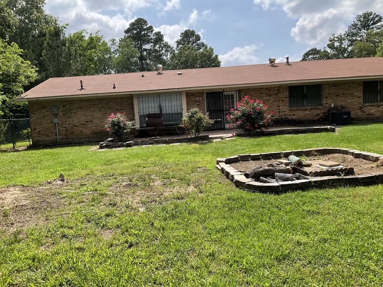 Back yard - 4650 N Lake Dr