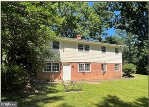 Building Photo - 731 Miller Ave