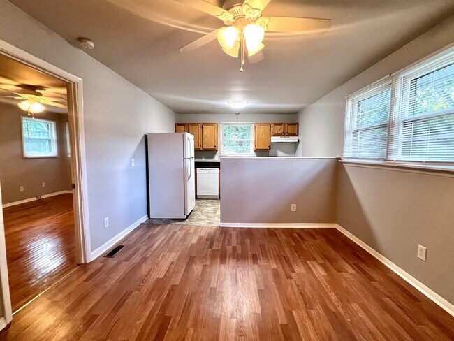 Primary Photo - 1641 Evelyn Ave