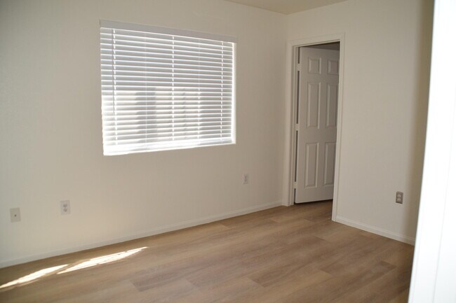 Building Photo - 81641 Ave 48