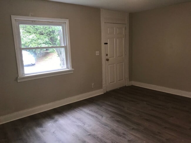 Building Photo - Spacious 2-3 bedroom home in Park Hill- Se...