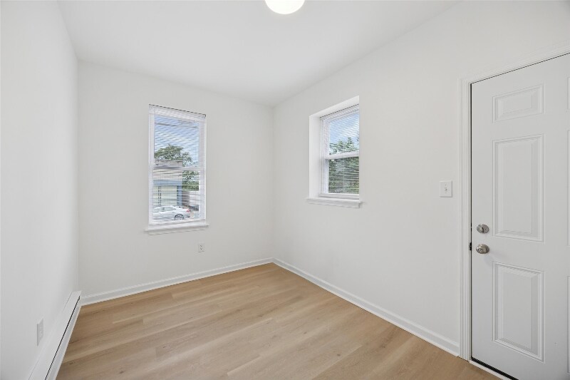 Building Photo - 1102 S Peach St