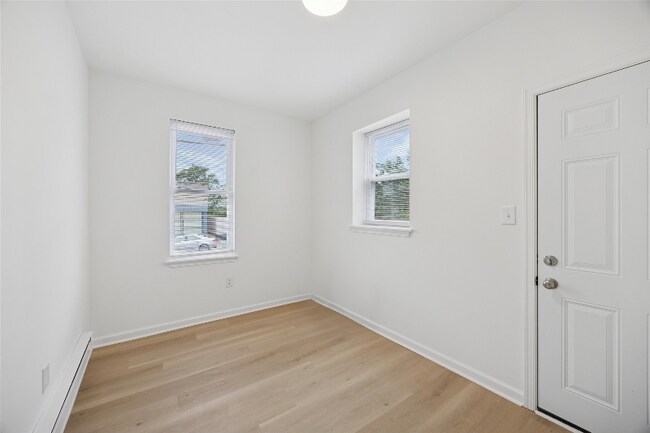 Building Photo - 1101 S Peach St