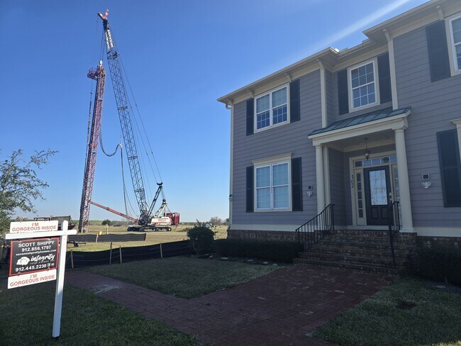 Building Photo - 102 Reserve Cir