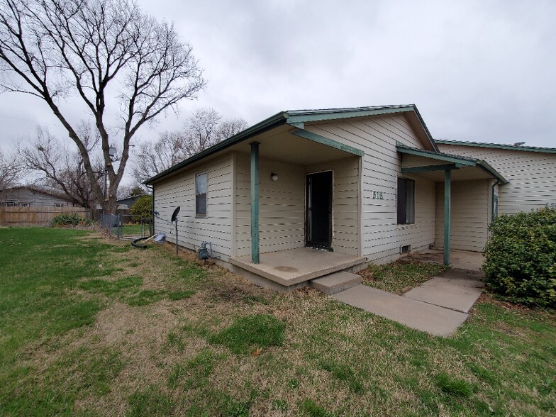 Building Photo - 515 S Mt Carmel St
