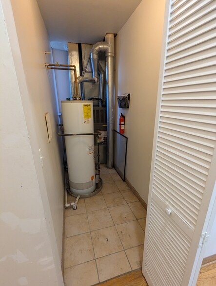 Private Utilities - 3212 W Warren Blvd