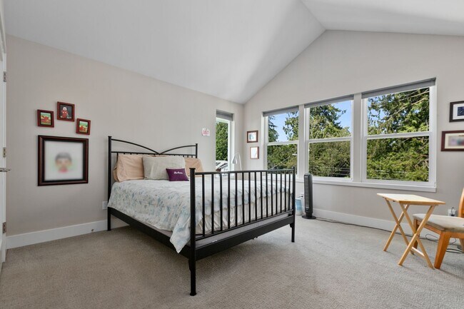 Building Photo - 5Bd/3.25Ba Seattle House