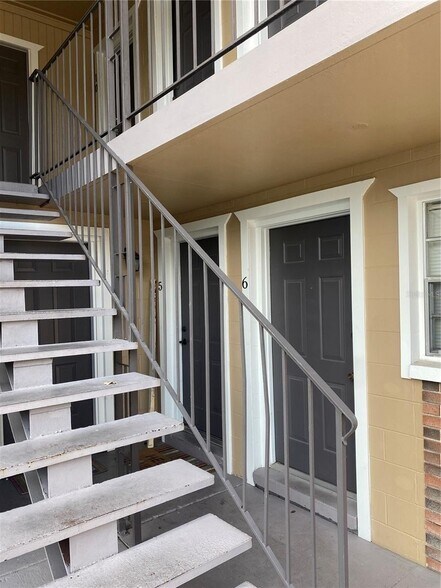 Building Photo - 501 NW 15th Ave