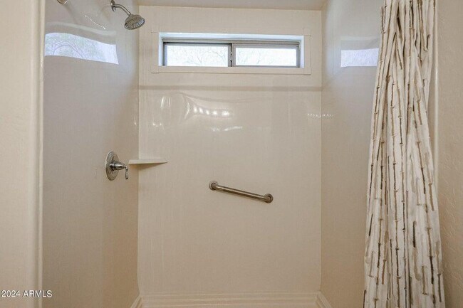 Building Photo - 3974 N Dead Wood Dr