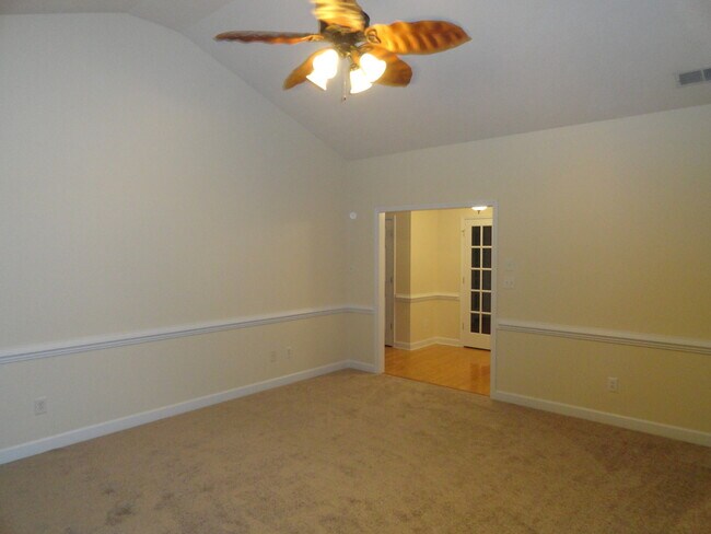 Building Photo - 4 Bedroom 2.5 Bathroom! BRIDLEWOOD SUBDIVISION!  Coming Available at the end of July!