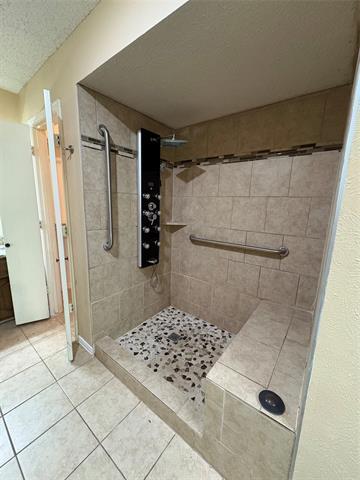 Building Photo - 1025 Cloverdale Ln