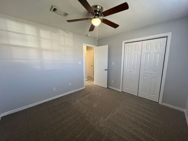 Building Photo - Pensacola - 2 Bedroom, 1 Bathroom - lawn care included