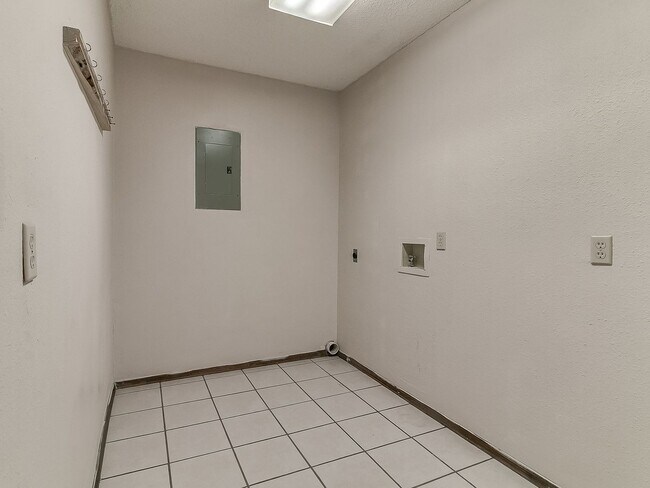 Building Photo - 2b 2ba in Piedmont Schools