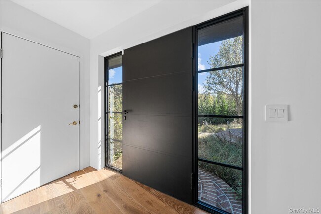 Building Photo - 15 Atterbury Rd