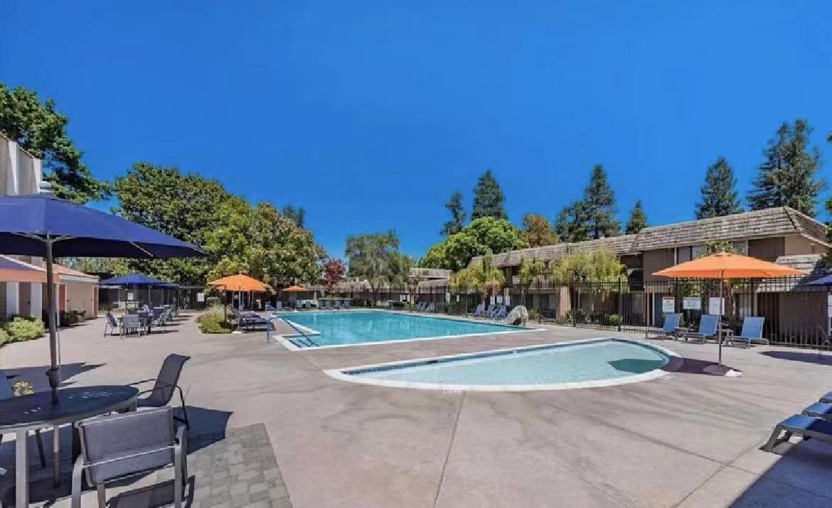 Swimming pool - 4634 Adobe River Ct