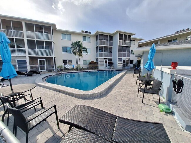 Building Photo - 708 S Tamiami Trl