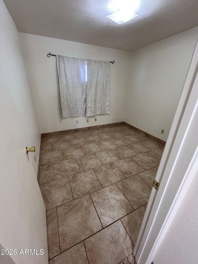 Building Photo - 1132 Paseo Juanita