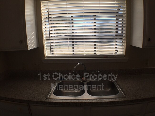 Building Photo - 5821 Fair Wind St