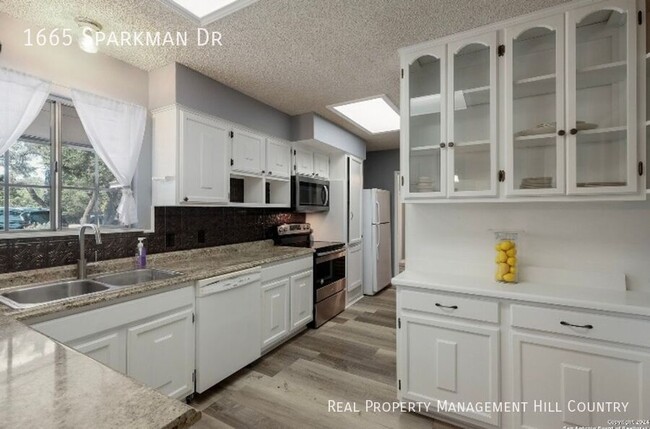 Building Photo - 1665 Sparkman Dr