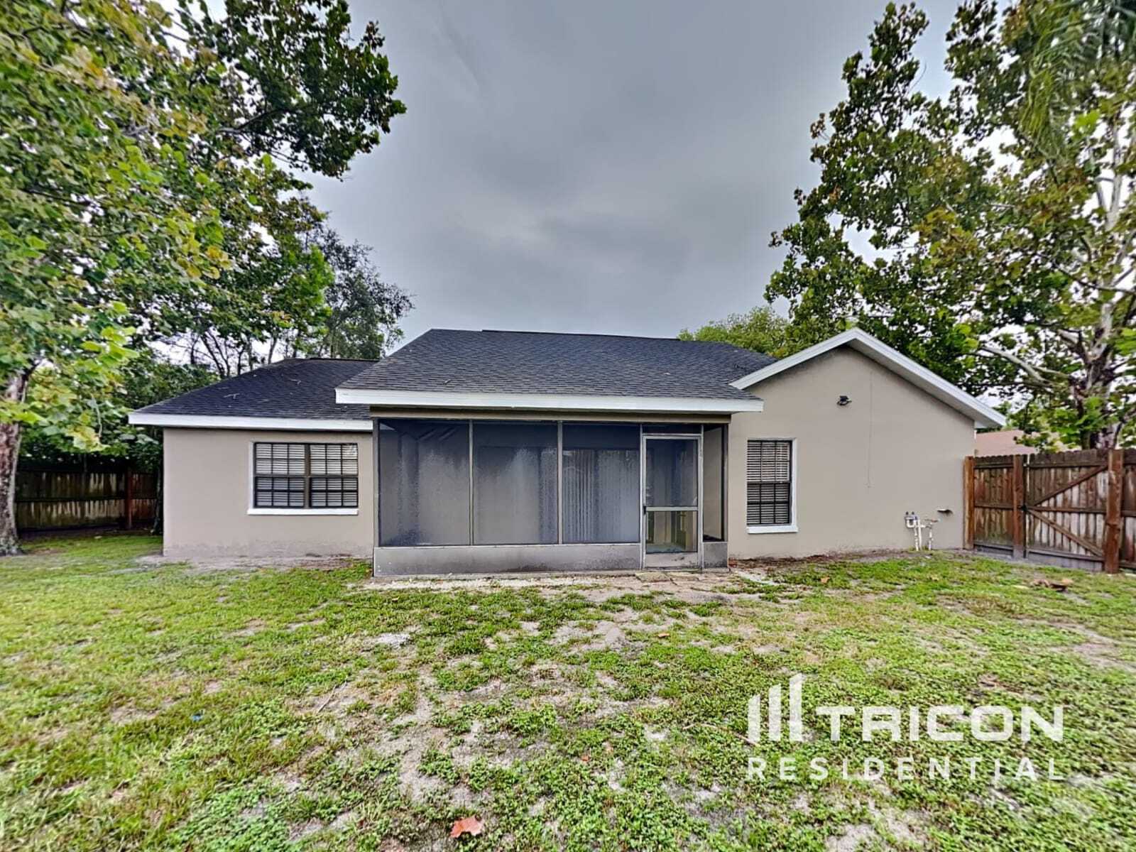 Building Photo - 10827 Claymont Dr