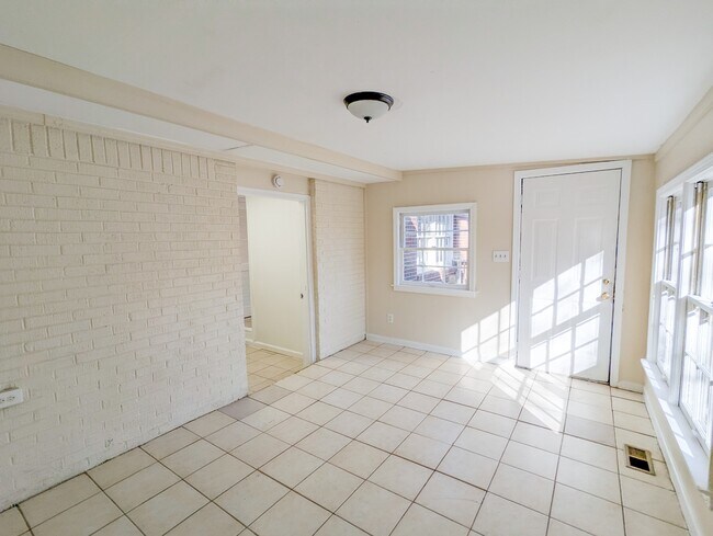 Building Photo - 4446 Falcon Ct