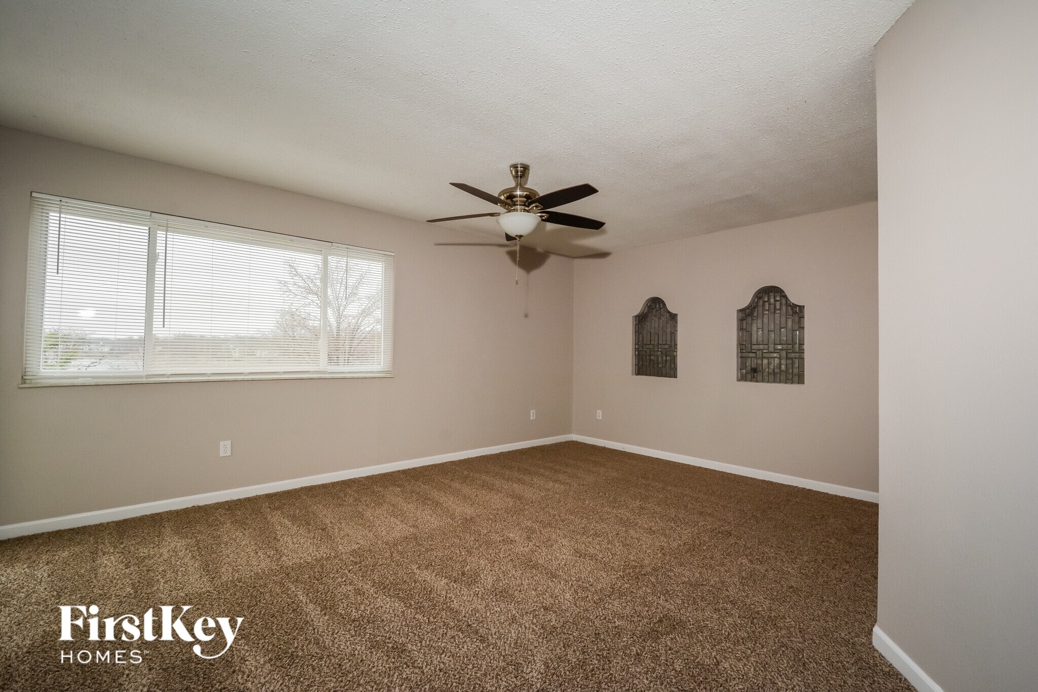 Building Photo - 24 Lille Ct