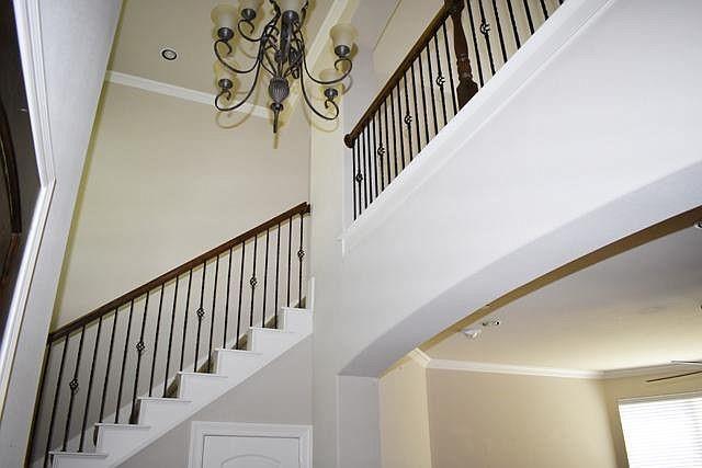 Building Photo - 5140 Chinquapin Dr