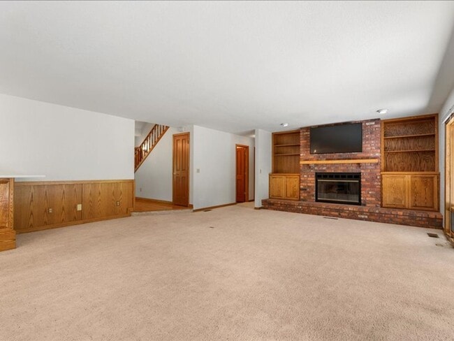 Building Photo - Stunning Custom Home 4 Bedroom in the Gated Mountain High Golf Community!