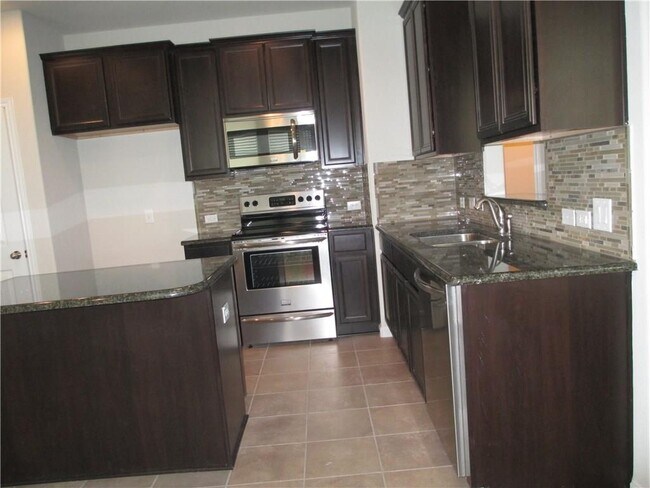 Building Photo - 1704 Willow Vista