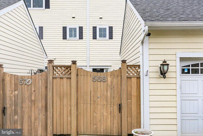 Building Photo - 568 Marina Landing Ln