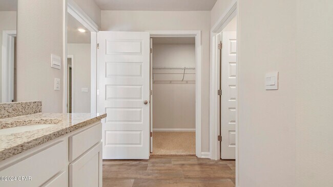 Building Photo - 120 Ryder Ln