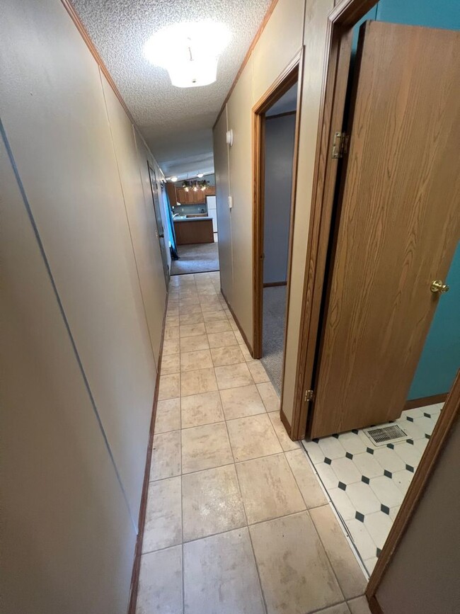 Building Photo - 3 Bedroom 2 Bath Updated Mobile Home with ...