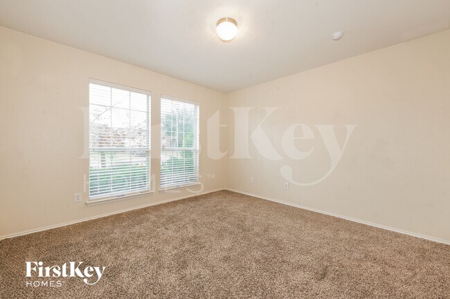 Building Photo - 414 Hackberry Dr