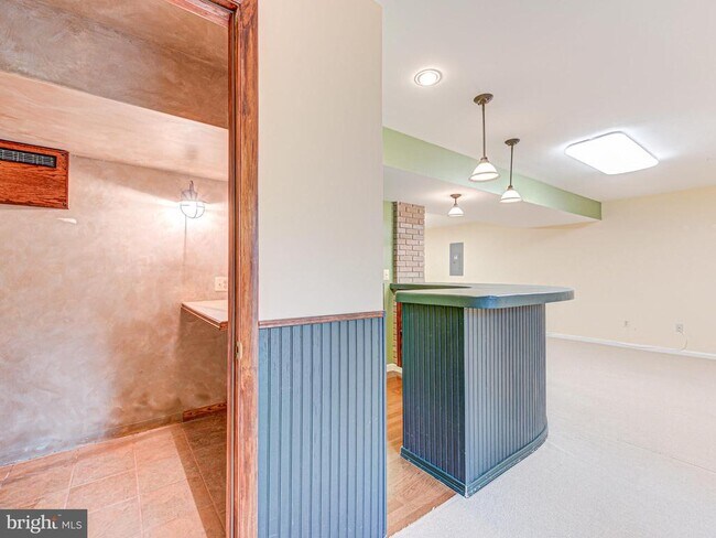Building Photo - 817 Santmyer Dr SE
