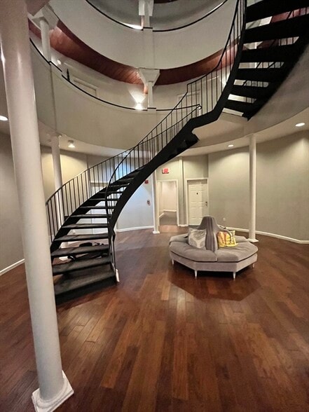 Building Photo - 18 Bow St