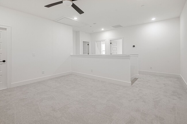 Building Photo - 3049 Inman Dr