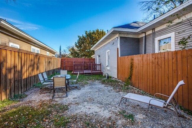 Building Photo - 5201 Eastside Ave